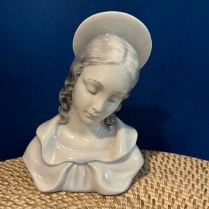Vintage  Italian Porcelain Mother Mary Bust Icon Statue Made in Italy #706/2